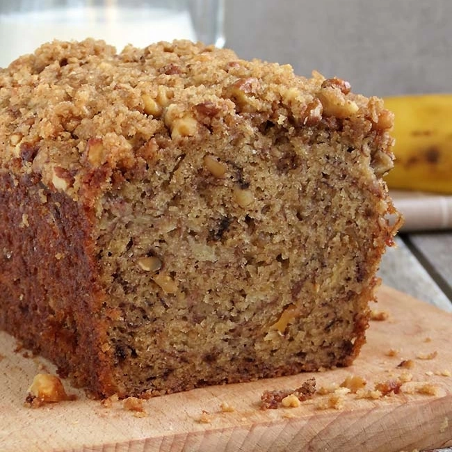 Banana Bread with Streusel Topping