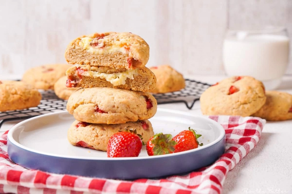 Strawberry Cheesecake Cookies Recipe
