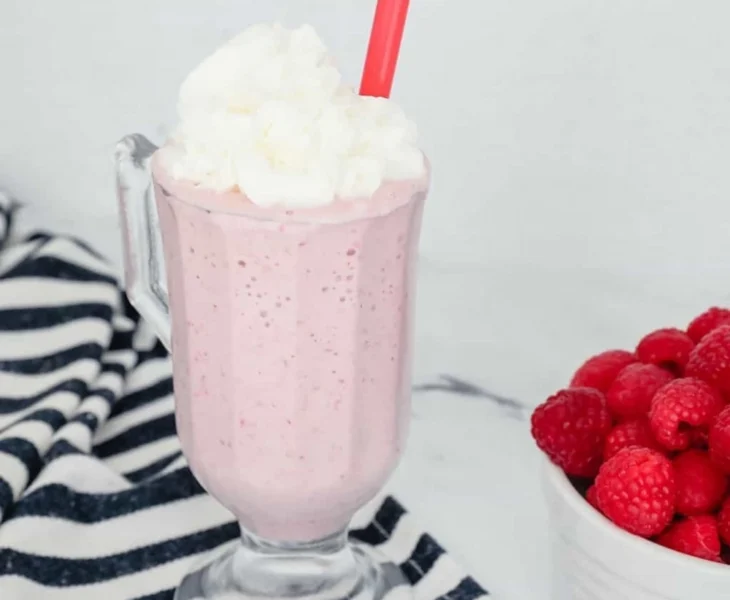 Raspberry Milkshake