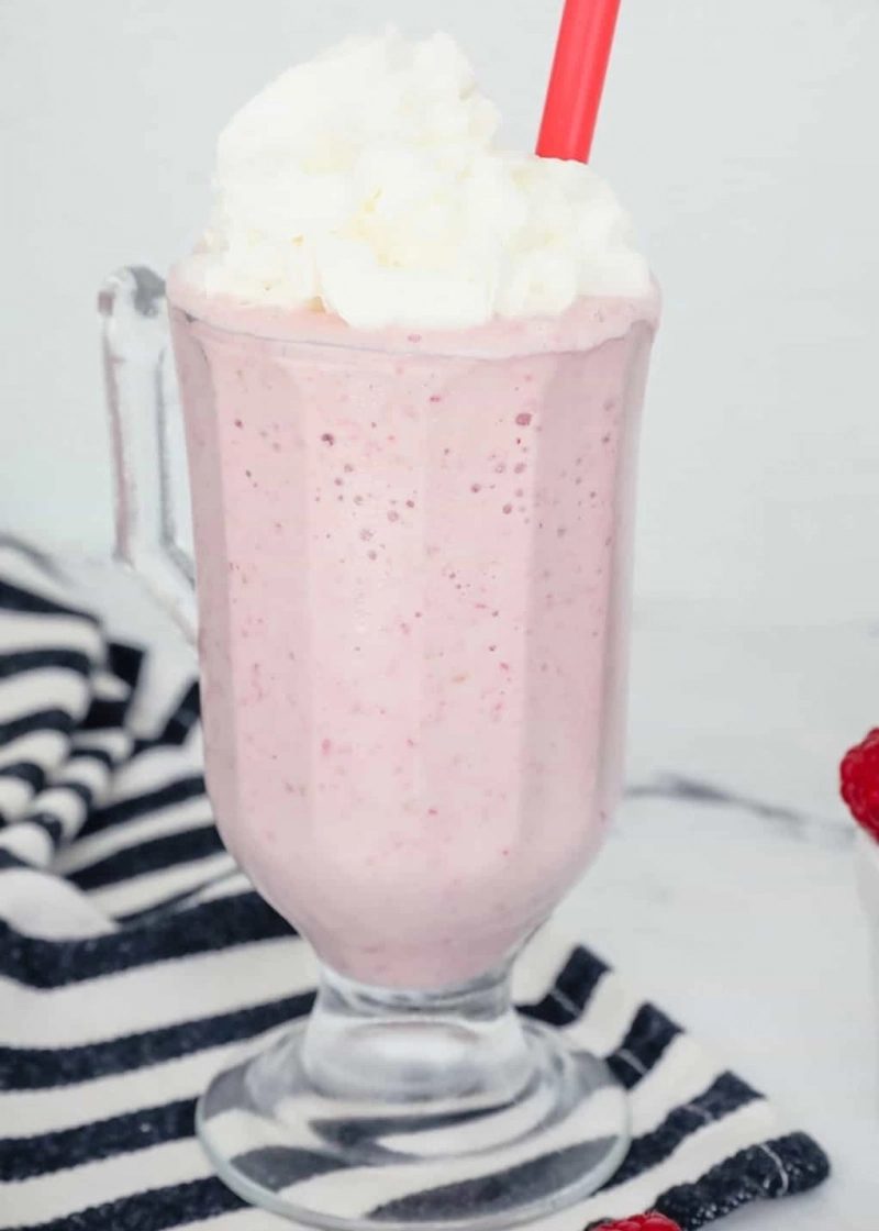 Raspberry Milkshake Recipe